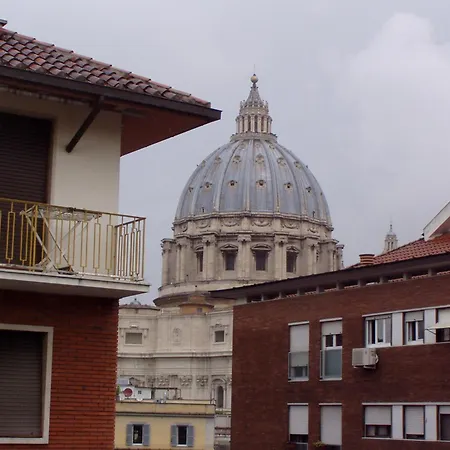 Apartment In The Center Of Rome With Spectacular View Of The Dome