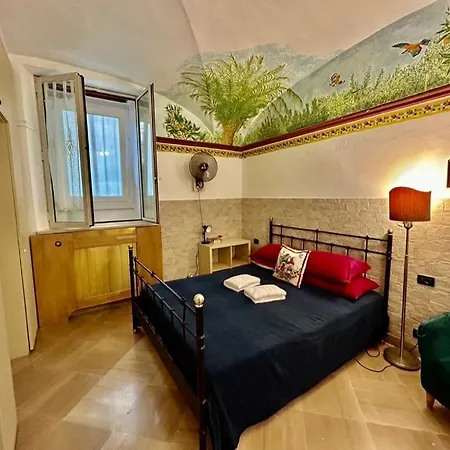 Coliseum&Termini Rail Station - Studio