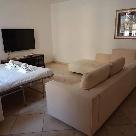 Charming Apartment In Trastevere