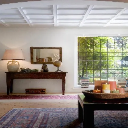Luxury Villa With Swimming Pool In Rome