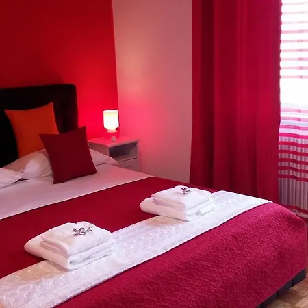 Roma Famous Hotel