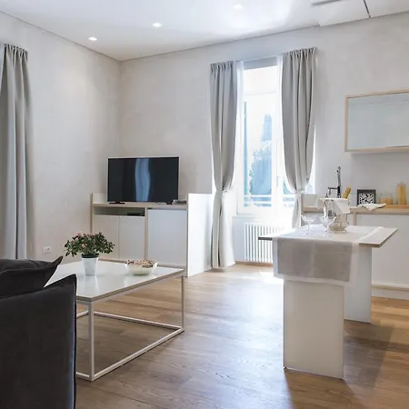 00192 Luxury Apartment