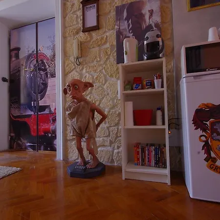 Movie Guesthouse
