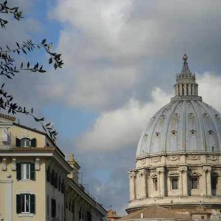 Laeta Domus In San Pietro Apartment