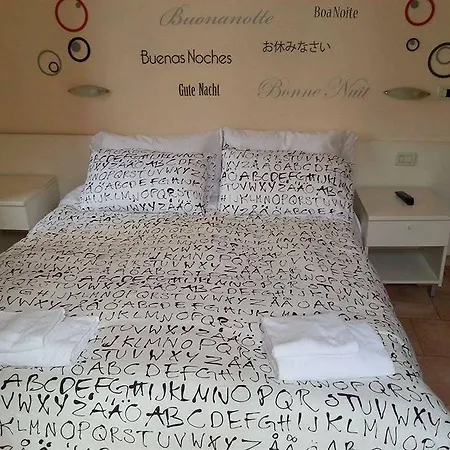 Bubbles Rooms