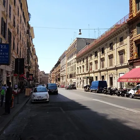 Roman Apartment In Via Cavour