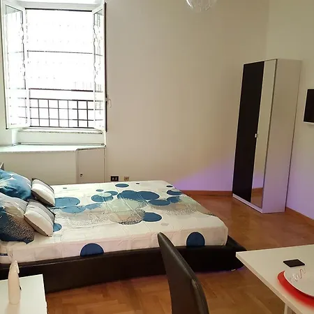 Navona'S Flat Alley Apartment