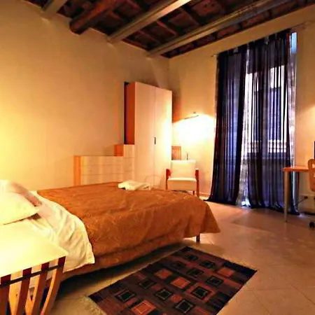 Ota Trevi Foutain Suite