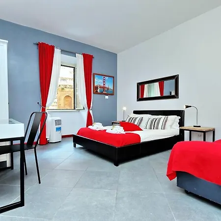 Cozy Apartment Fabia 300 Mt From Colosseum