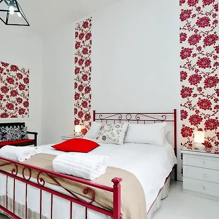 Charming Apartment Antonia 300 Mt From Colosseum