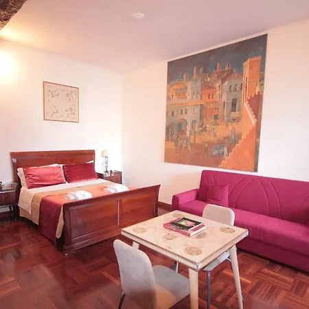 Sant Onofrio Apartment