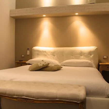 Roman Royal Rooms