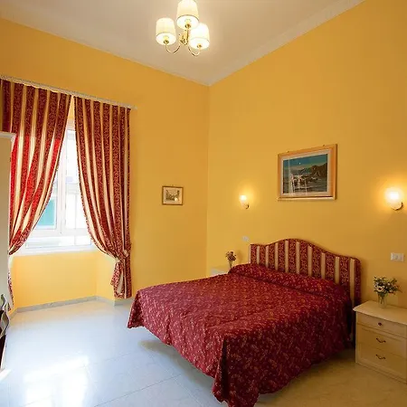 Imperial Suites Deluxe