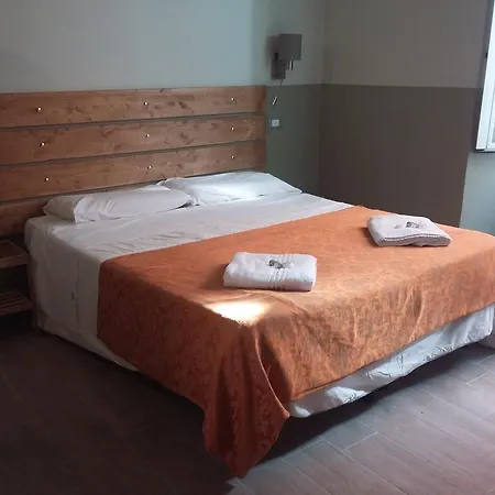 Chez Luna Hotel