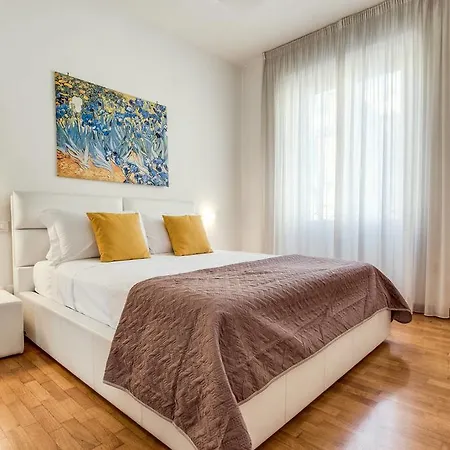 Residenza Via Albalonga