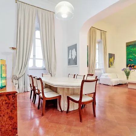 Halldis Apartments - Piazza Di Spagna
