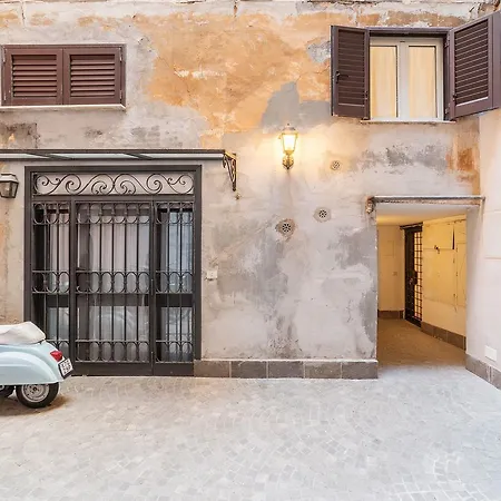 Sweet Little Suite Near Pantheon