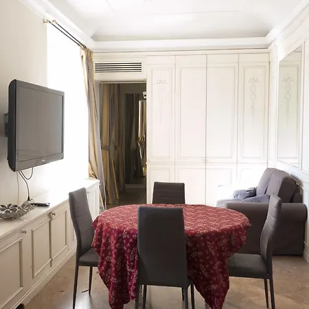 Crispy Luxury Apartment