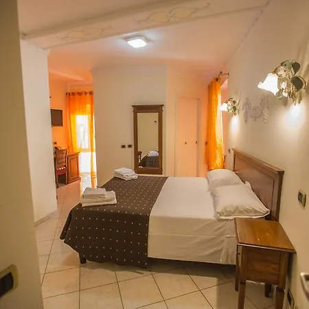Hotel De Monti