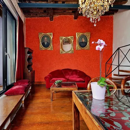 Vicolo Del Bologna Terrace Loft Apartment
