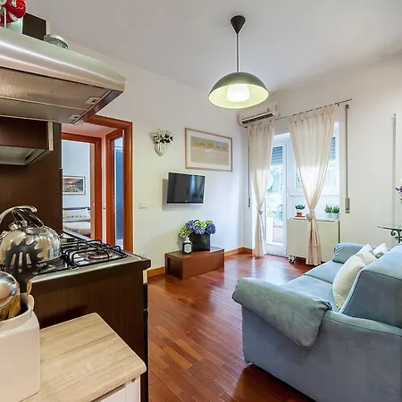 Roman Holidays - Flat Close To St Peter