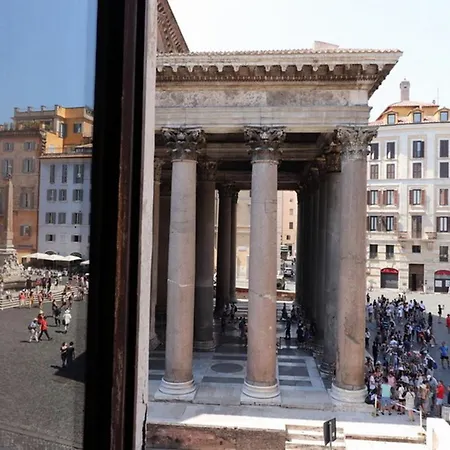 Home On The Pantheon Square