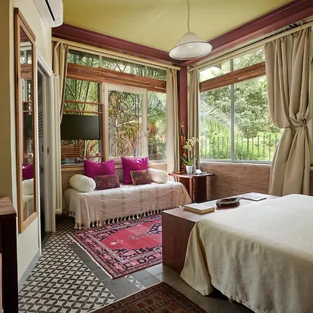 Palm Gallery Garden House Hotel