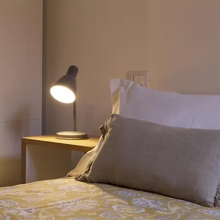 Cozy Apartment In Via Degli Spagnoli - Fromhometorome
