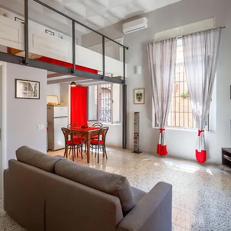 Il Cardellino - A Loft At The Colosseum Apartment