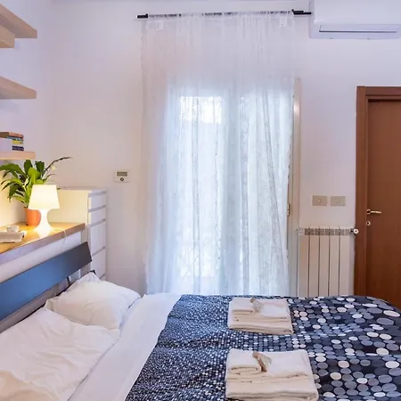 Rent In Rome Giubbonari Apartment