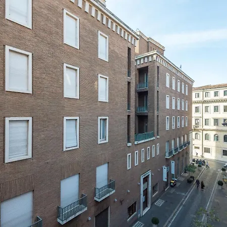 Ara Pacis Luxury Apartments By Caprirooms