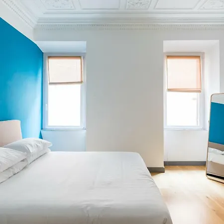 Pietra Square Residence
