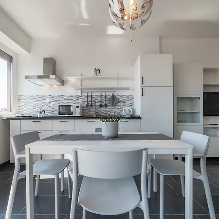Nomentana White Apartments By Ghor