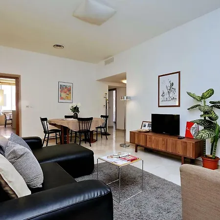 Borgo Pio Spacious Apartment
