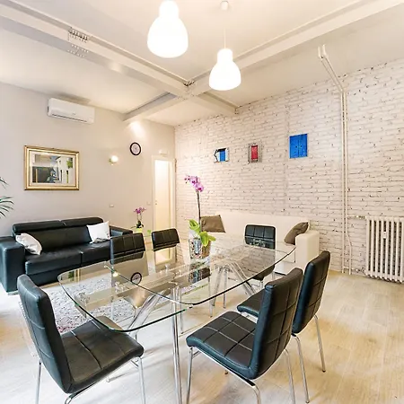 Cozy Flat Near Colosseum