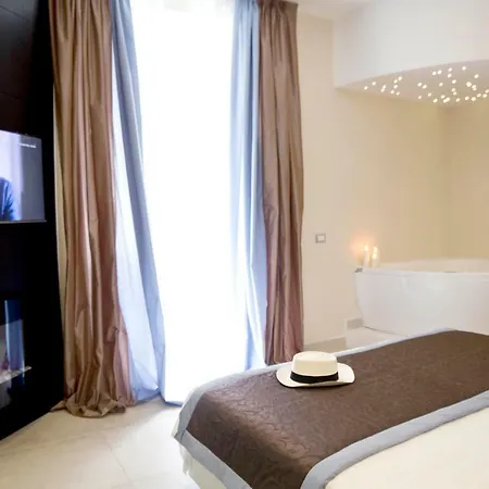 Roman Holidays Boutique Hotel