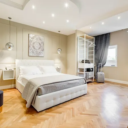 Mellini Palace Suites By Premium Suites Collection