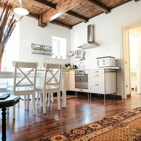 Esquiline Family Deluxe Apartment