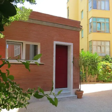 The Red Box Roma On The Beach Villa