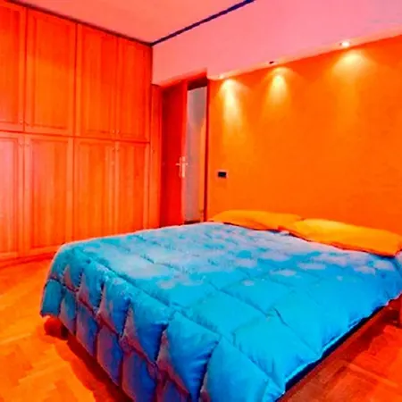 Julias Domus, T Apartment, Metro C