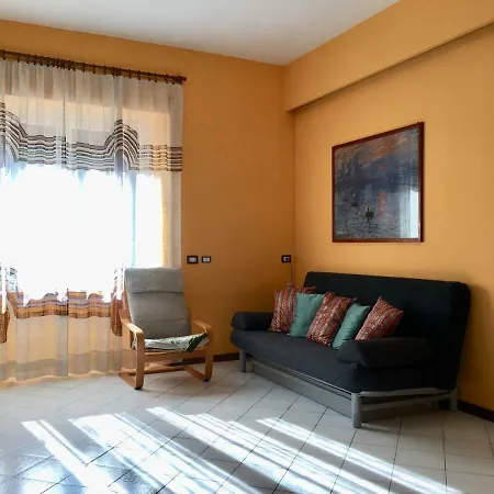 Апартаменты La Casa Colorata Ten Minutes To Colosseum