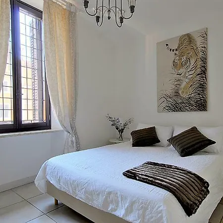 Pearl Suite
