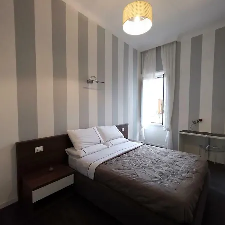 Spanish Hill Luxury Apartment
