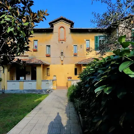 Garden Downtown. 3 Stops From Colosseum